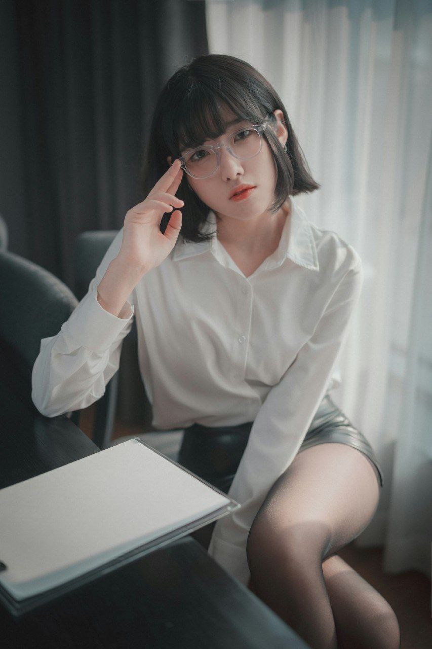 嗯～好大?用力?深一点