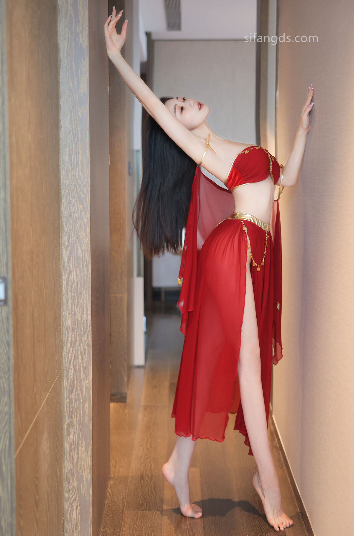 国产偷倩在线播放